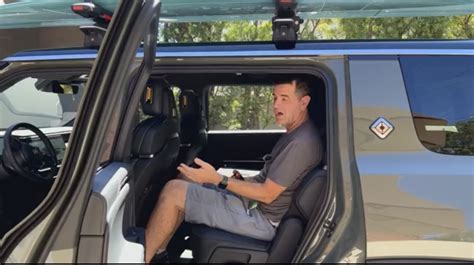 R1s Rear Seat Legroom Vs R1t Comparison Rivian Forum R1t R1s R2 R3