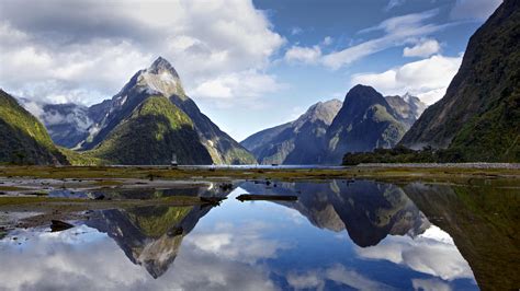 milford sound fiordland  zealand  os dennis