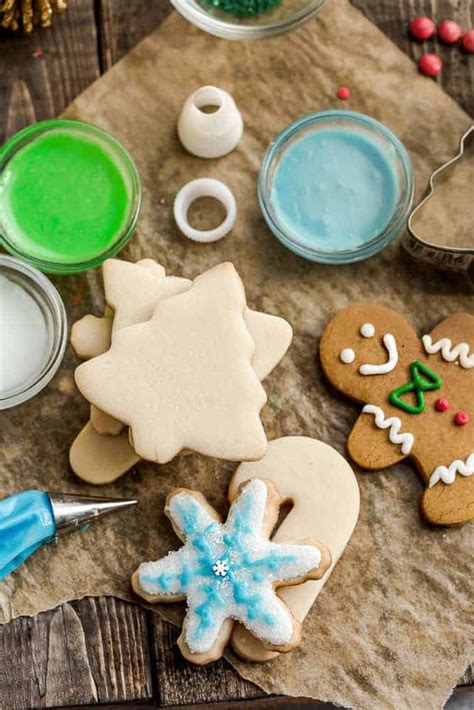 Royal Icing Christmas Cookie Ideas How To Decorate Shortbread Holiday Cut Out Cookies With