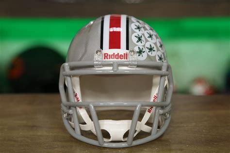 Ohio State Buckeyes Riddell Speed Mini Helmet – Green Gridiron, Inc.