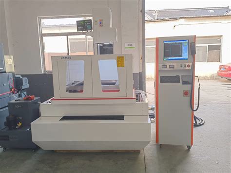 Servo MID Speed Guide Nozzle Lifting CNC Wire Cut EDM Machine Lk500s