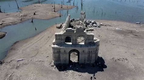 La Sequ A Y La Ola De Calor Dejan Al Descubierto Un Templo Sumergido En