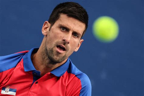 Djokovic é acusado de mentir em formulário de entrada na Austrália MH