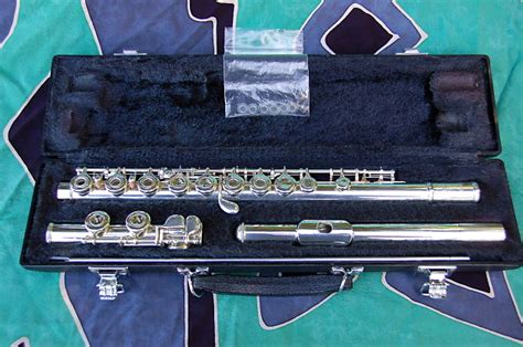 Yamaha Intermediate Flute Sterling Silver Head New Reverb