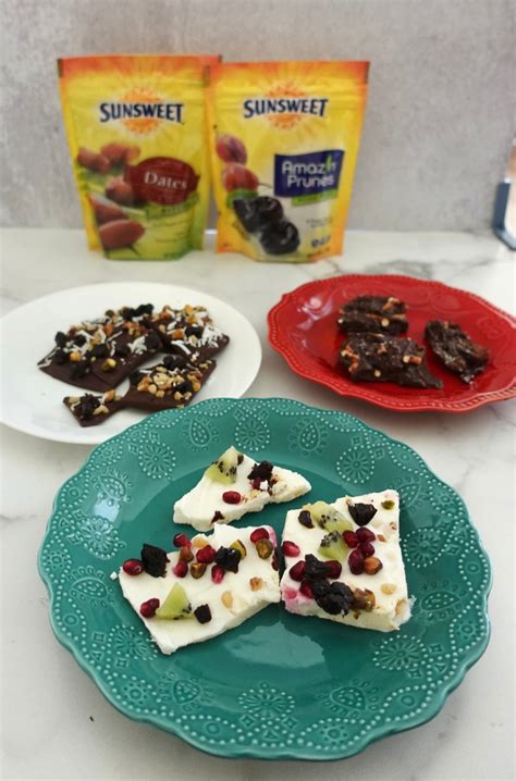 The Easiest Low Sugar Chocolate & Greek Yogurt Bark [3 Ways!]