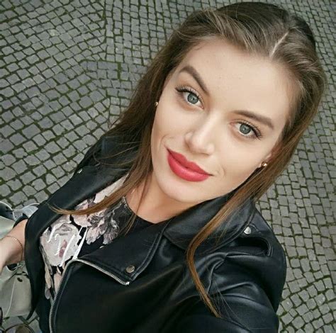 Lilia Isratii (Mezzo-soprano) - Short Biography
