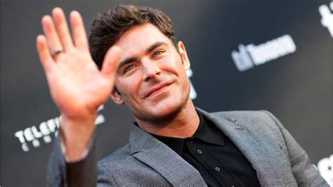 Voici Tu As D Truit Ton Visage Zac Efron M Tamorphos Les