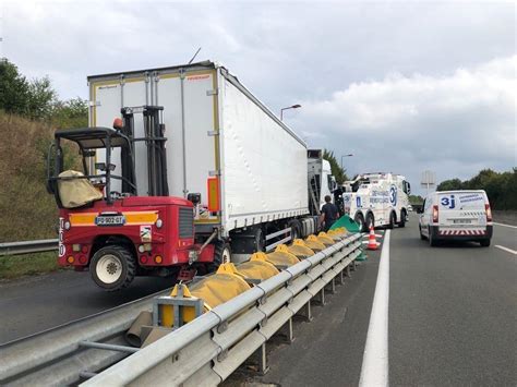 Vid O Le Mans Un Poids Lourd Accident Sur La Rocade Nord La