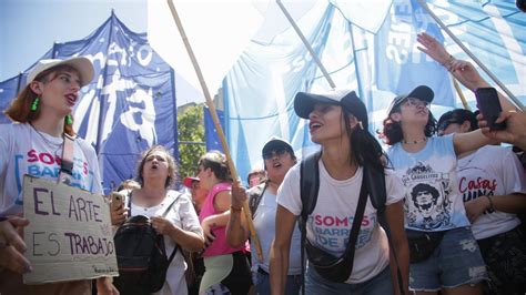 En un clima de máxima tensión arrancó el paro de la CGT y el Gobierno