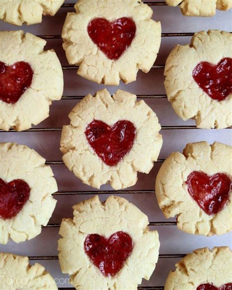 Песочное печенье "Валентинки" с малиновым джемом – рецепт на ...