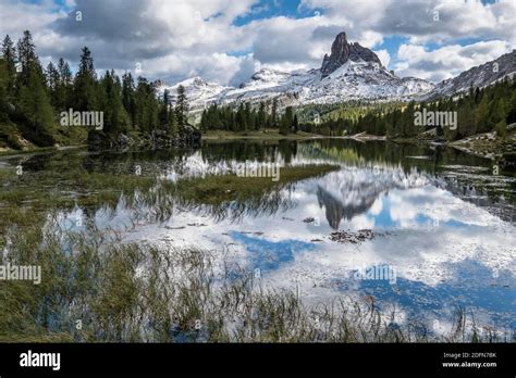 Croda Da Lake Hi Res Stock Photography And Images Alamy