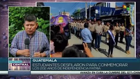 Estudiantes Guatemaltecos Desfilaron Para Conmemorar La Independencia