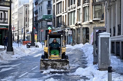 Espagne Temp Te De Neige Historique Madrid Toujours Paralys E