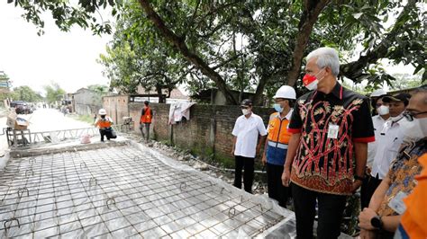 Ganjar Targetkan Kondisi Jalan Di Jateng 95 Persen Mulus Sampai Akhir