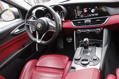 2018 Alfa Romeo Giulia Ti Interior | Cabinets Matttroy