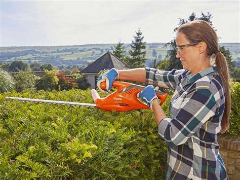 Flymo Easicut Electric Hedge Trimmer Best Deal On Agrieuro