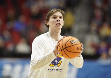 Kansas Sophomore Zach Clemence Becomes Third Current Jayhawk To Jump