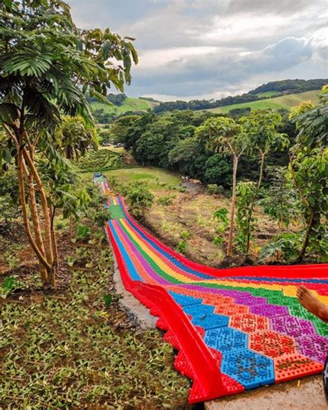 Montaña de Colores Tobogán arcoíris Costa Rica