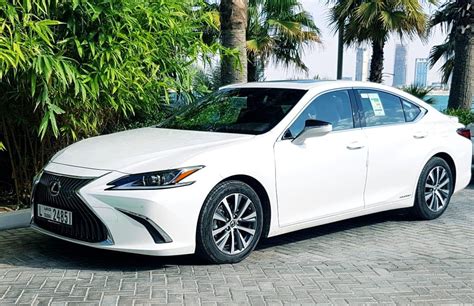 Lexus Es With Chauffeur Driver Rental Offer Dubai