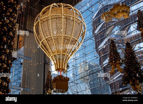 Shine Bright Light Display During The Holiday Season In The Shops At