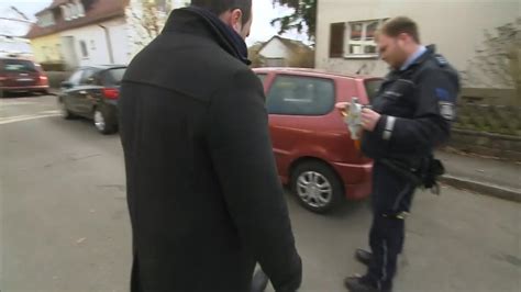 In diesem Gefängnis haben Wärterinnen dauernd Sex mit Häftlingen Liebesknast in England