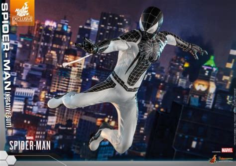 Hot Toys Negative Suit Spider Man Neon Tech War Machine Exclusives Up For Order Marvel Toy News