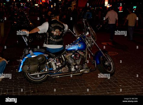 Outlaws Motorcycle Club Biker Beale St Memphis Tennessee Usa Stock