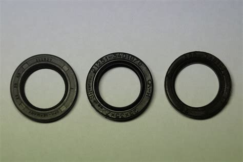 Сальник (манжета) рулевого редуктора — ИЖ Москвич 412, 1,8 л, 1991 года ...