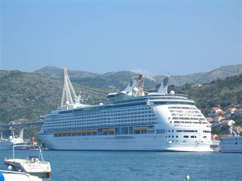 Dubrovnik Cruise Port Information (2024 Guide + Great Tips)