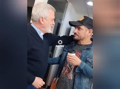 Cl Sico Santafesino El Divertido Encuentro Entre El Padre Axel Y Paulo