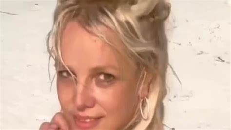 Britney Spears Goes Fully Naked On Instagram With Very Cheeky Snap