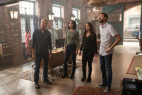 Navy Cis New Orleans Bild Necar Zadegan Rob Kerkovich Scott Bakula