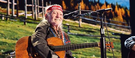 89-Year-Old Willie Nelson Is Up For 2023 Grammys, Not Oldest Nominee