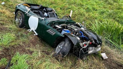 Unfall Auf A66 Oldtimer Fahrer Schwer Verletzt Hessenschau De Panorama