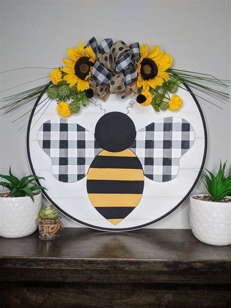 Pin By Vickie Dingess Moore On Bee Decor Bee Decor Bumble Bee Craft