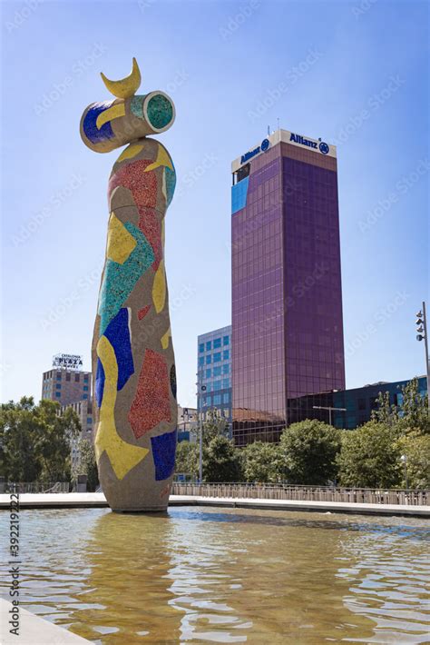 BARCELONA SPAIN SEPTEMBER 4 2020 Dona I Ocell Woman And Bird