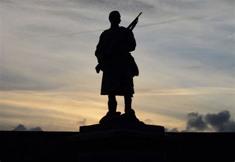 Tour Scotland Photograph Of Argyll Highlanders Statue On Visit To