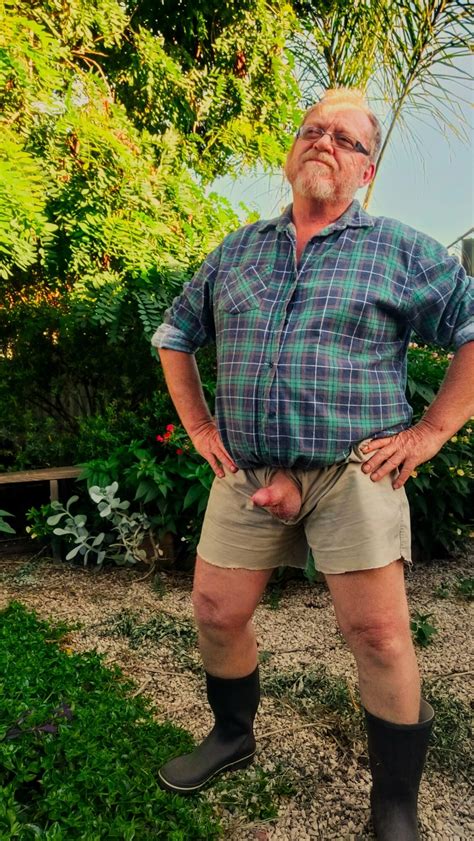 Garden Strip Nude Pics Xhamster