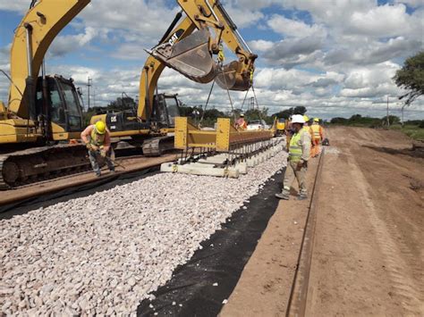 Cr Nica Ferroviaria Siguen En Obras De Renovaci N Total De V As Los