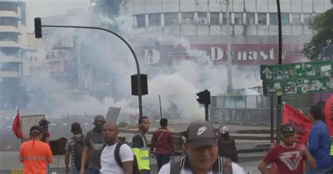 Protestas Contrato Minero Contrato Minero Manifestantes Se Enfrentan