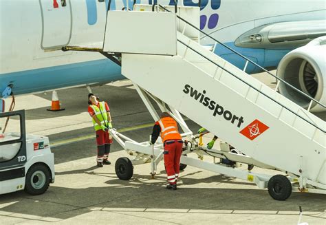 Tarmac workers at NYC's LaGuardia airport go on strike