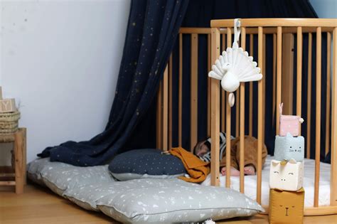 Le Lit Au Sol Montessori Quels Sont Les Avantages Lit Au Sol Bebe