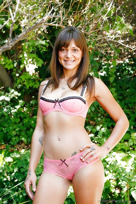 Olivia Wilder Slips Panties Over Ass In Woods Before Blowing Tony Ribas Porn Pictures XXX