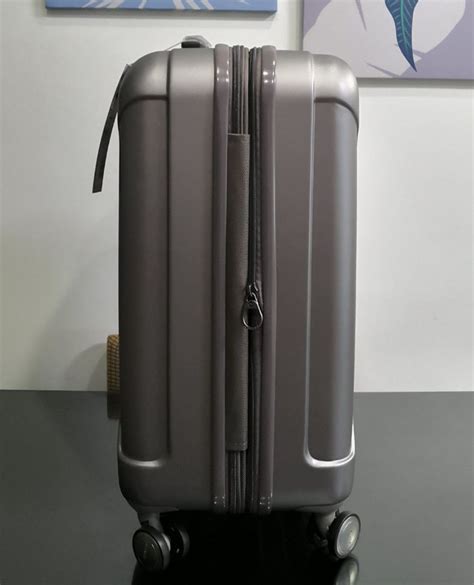 Samsonite Niar Spinner 57 20 Exp 16 000php Hobbies Toys Travel