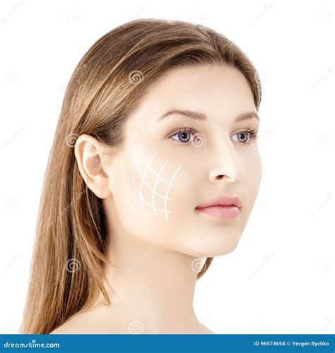 Profilez Le Portrait De La Jeune Femme Mince Dans La Lingerie Noire D Isolement Sur Le Fond