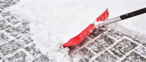 Follow these Snow Shoveling tips to Stay Safe in Winter - Elite Physio