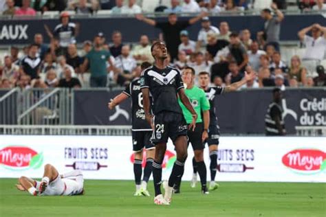 Bordeaux renoue avec la victoire en Ligue 2 face à Concarneau