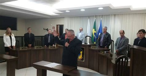 G1 Vice Prefeito De Ressaquinha Toma Posse Depois De Prefeito Ser