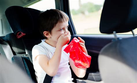 Por Qué Nos Mareamos Al Leer En El Coche