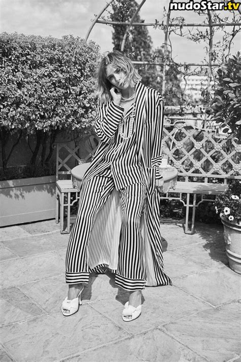 Elizabeth Olsen Elizabetholsendaily Lizabeth Olsen Nude OnlyFans Photo 354 Nudostar TV